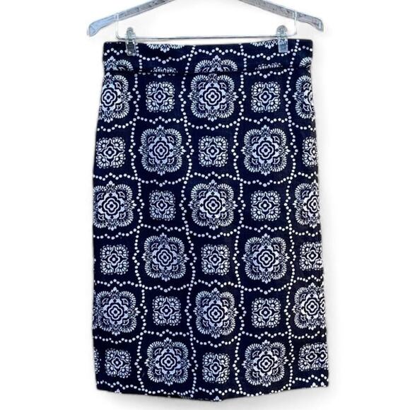 Ann Taylor Dresses & Skirts - Ann Taylor Skirt Size 4 Blue Cotton Blend Pencil Piped Pattern Lined Textured